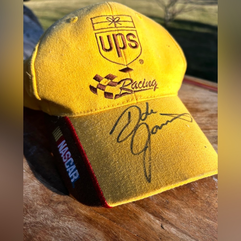 NASCAR  SnapBack Hat Dale Jarrett 88 UPS Authentics - autographed